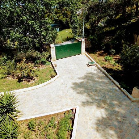 Villa Silvia Ágios Matthaíos Bagian luar foto