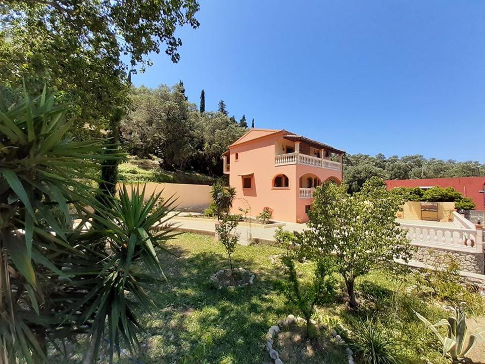 Villa Silvia Ágios Matthaíos Bagian luar foto