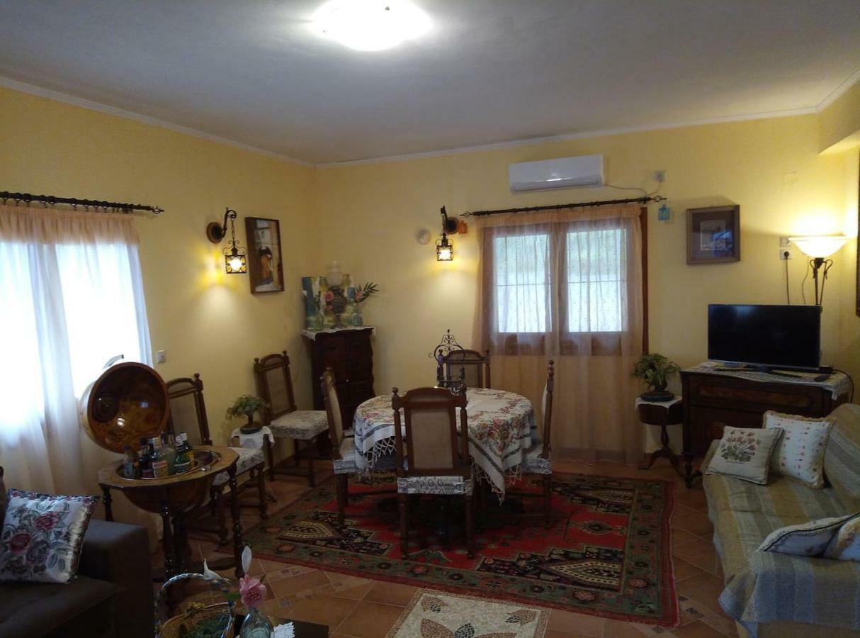 Villa Silvia Ágios Matthaíos Bagian luar foto