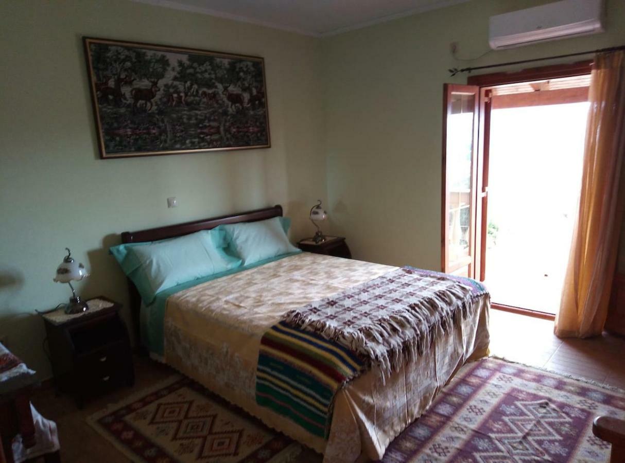 Villa Silvia Ágios Matthaíos Bagian luar foto