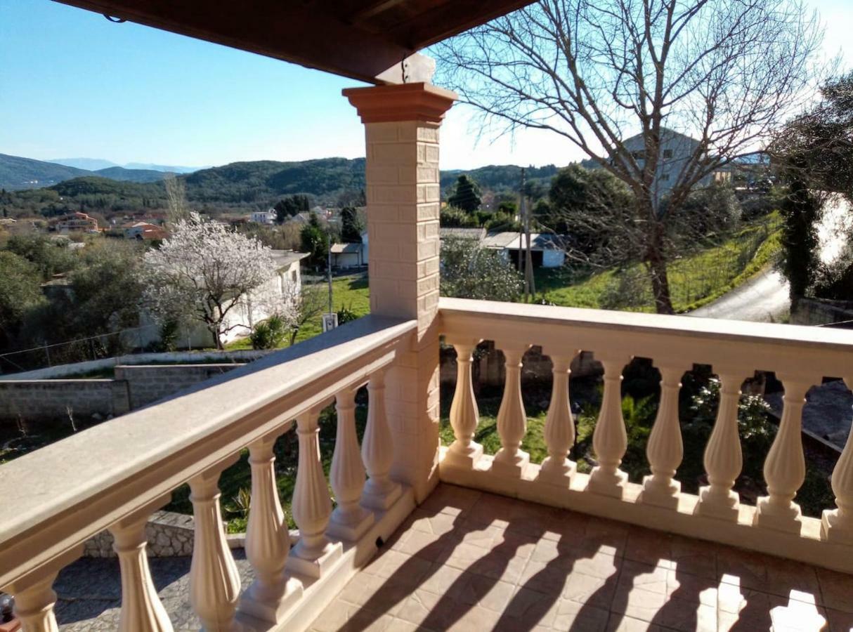 Villa Silvia Ágios Matthaíos Bagian luar foto