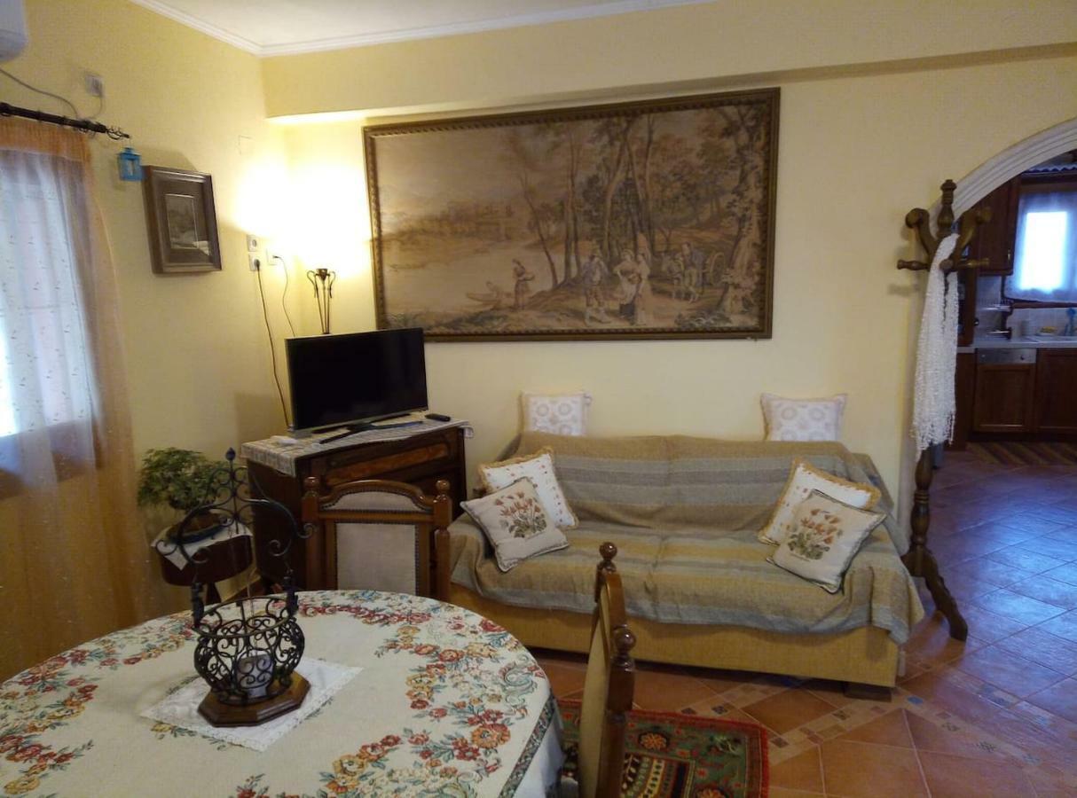 Villa Silvia Ágios Matthaíos Bagian luar foto