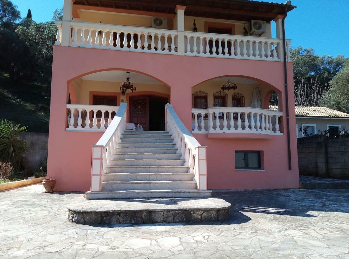 Villa Silvia Ágios Matthaíos Bagian luar foto