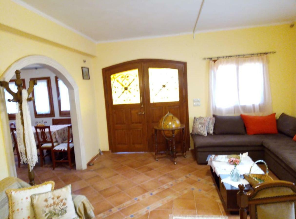 Villa Silvia Ágios Matthaíos Bagian luar foto