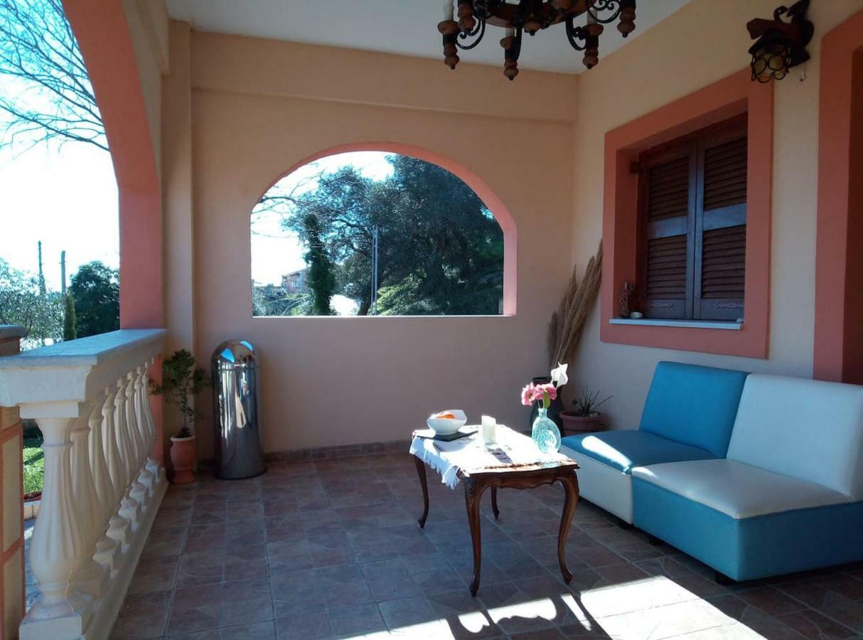 Villa Silvia Ágios Matthaíos Bagian luar foto