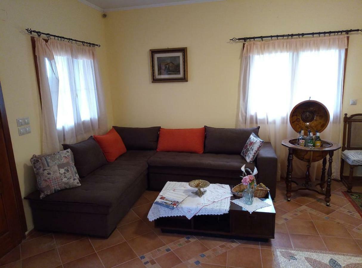 Villa Silvia Ágios Matthaíos Bagian luar foto
